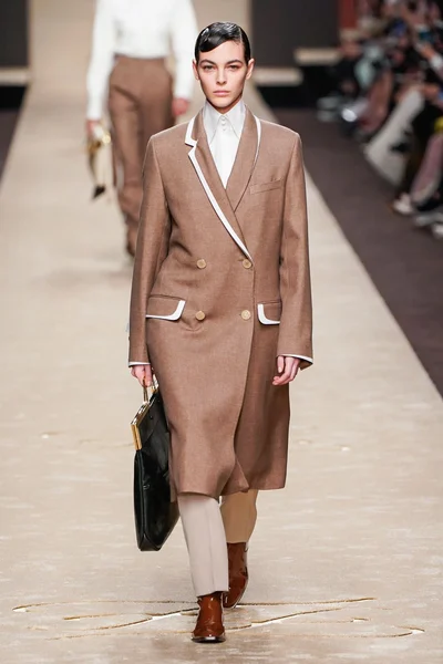 Look 2